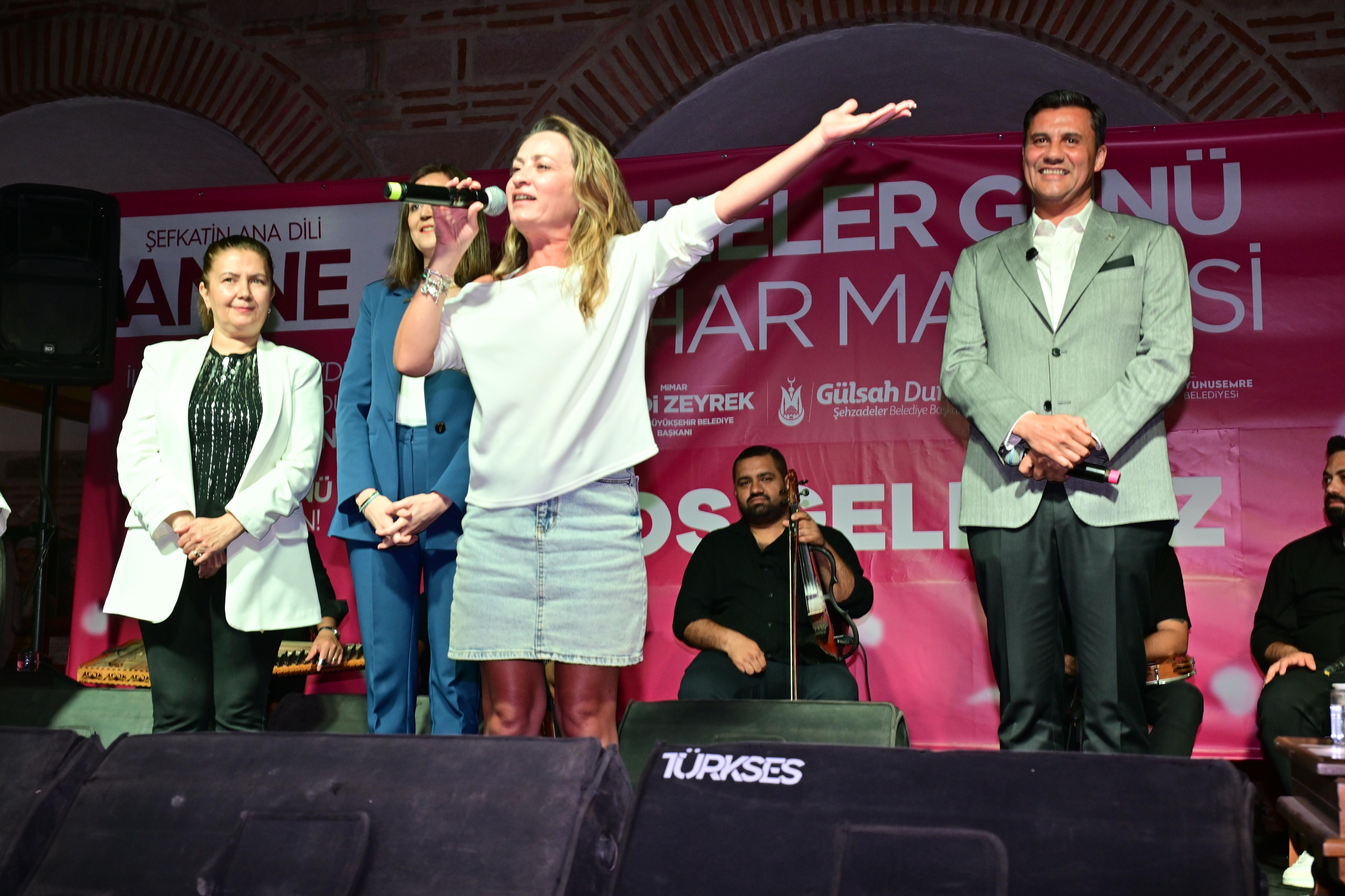 Manisalı kadınlar Anneler Günü’nde Bahar Matinesi ile eğlendi