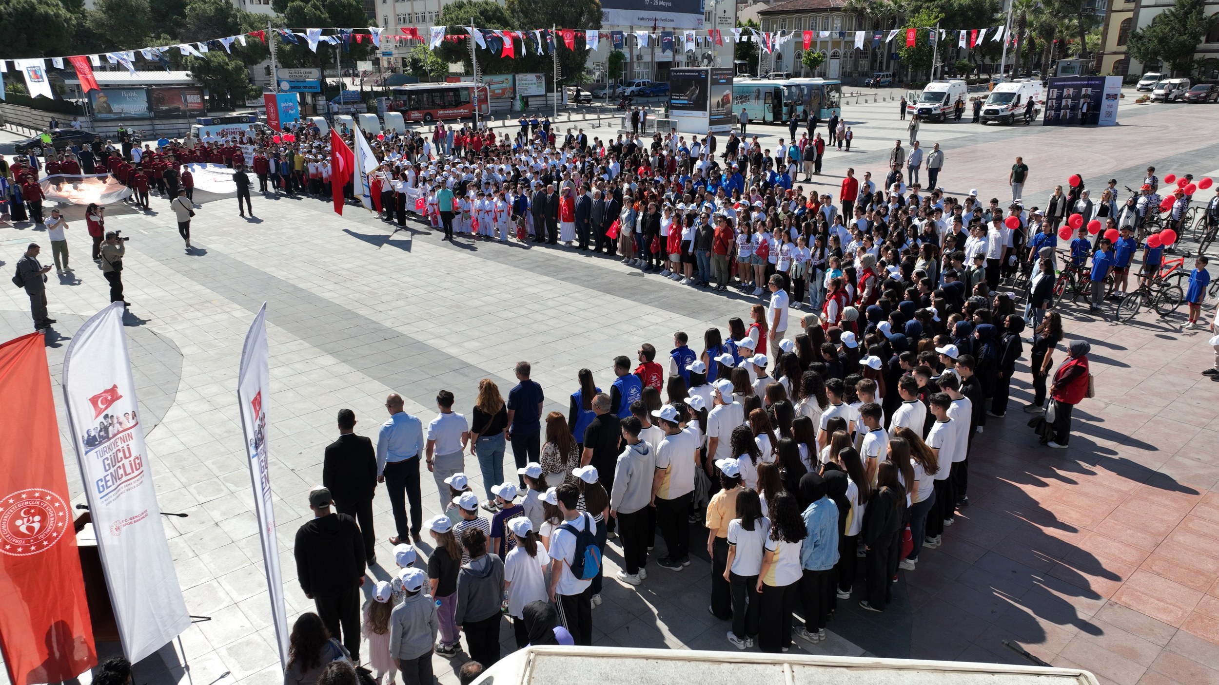 Manisa’da Gençlik Haftası ve 19 Mayıs kutlamaları başladı