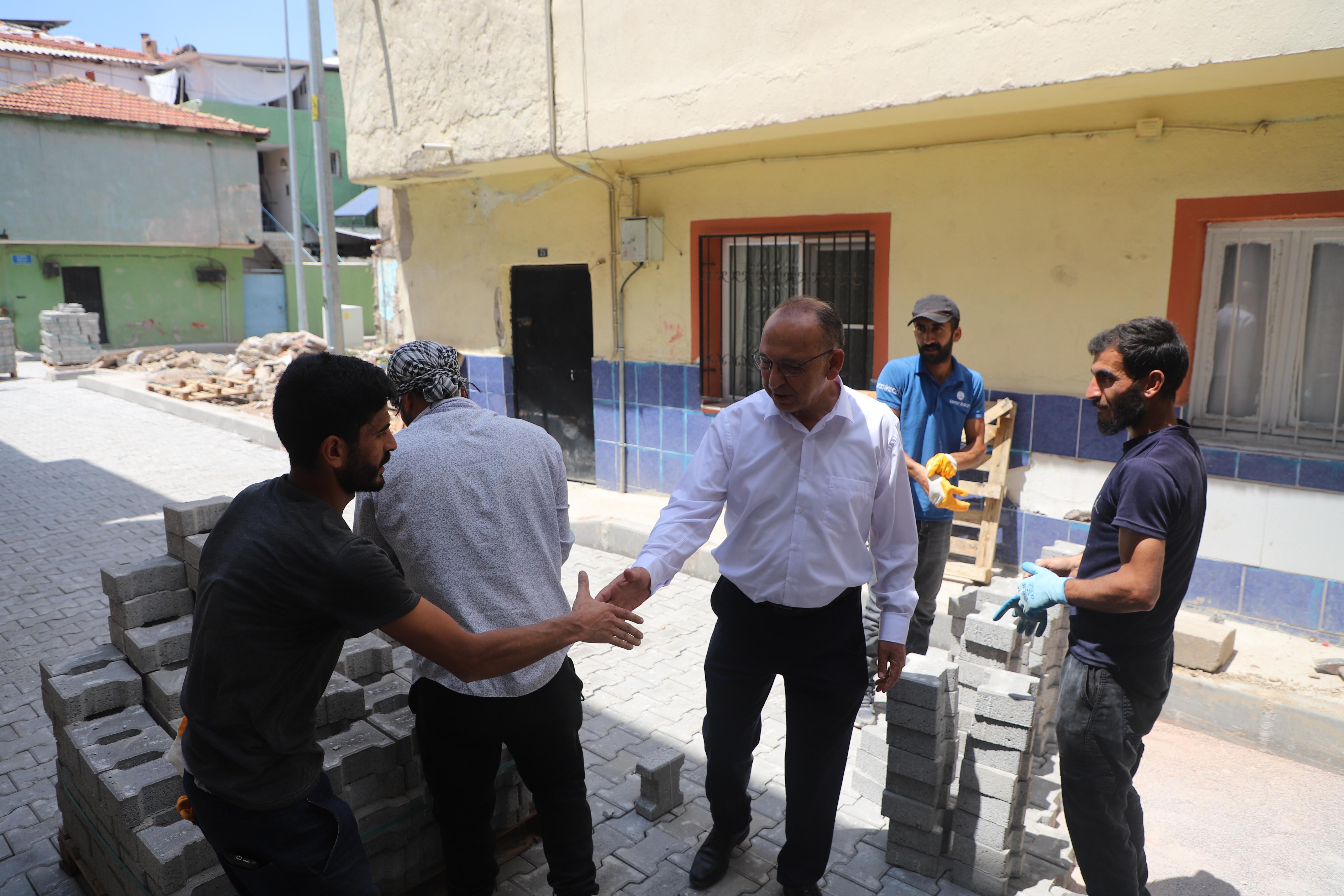 Başkan Çetin Akın'dan yol yenileme çalışmalarına inceleme