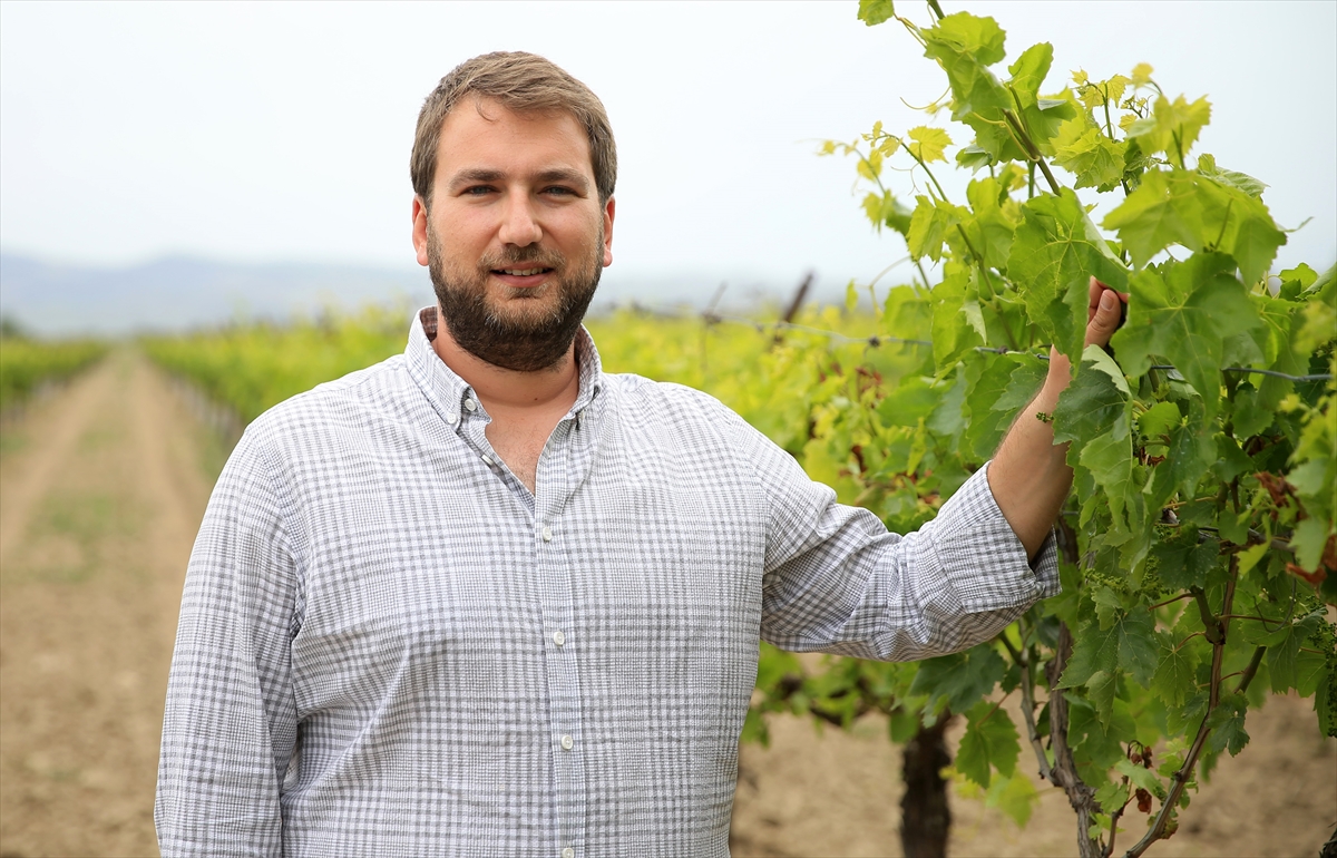 Manisa'da organik ürünler üreten genç çiftçi ihracatı hedefliyor