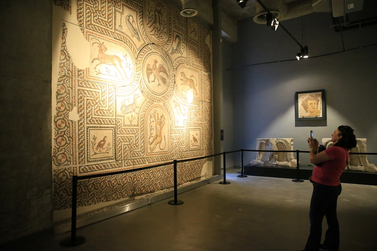 Manisa Müzesi, yeniden ziyaretçileriyle buluştu