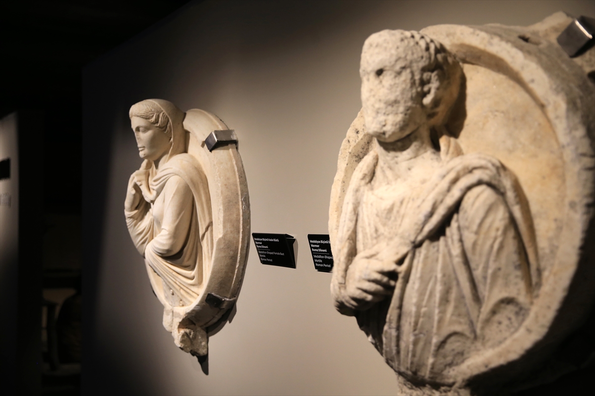 Manisa Müzesi, yeniden ziyaretçileriyle buluştu