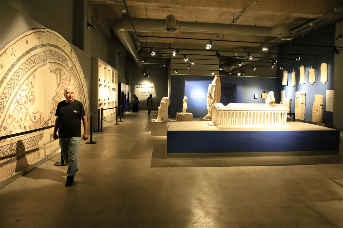 Manisa Müzesi, yeniden ziyaretçileriyle buluştu