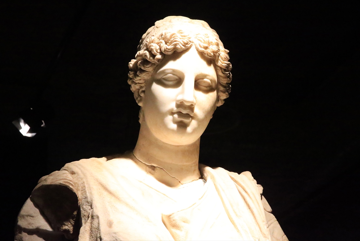 Manisa Müzesi, yeniden ziyaretçileriyle buluştu