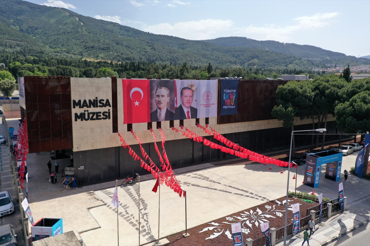 Manisa Müzesi, yeniden ziyaretçileriyle buluştu