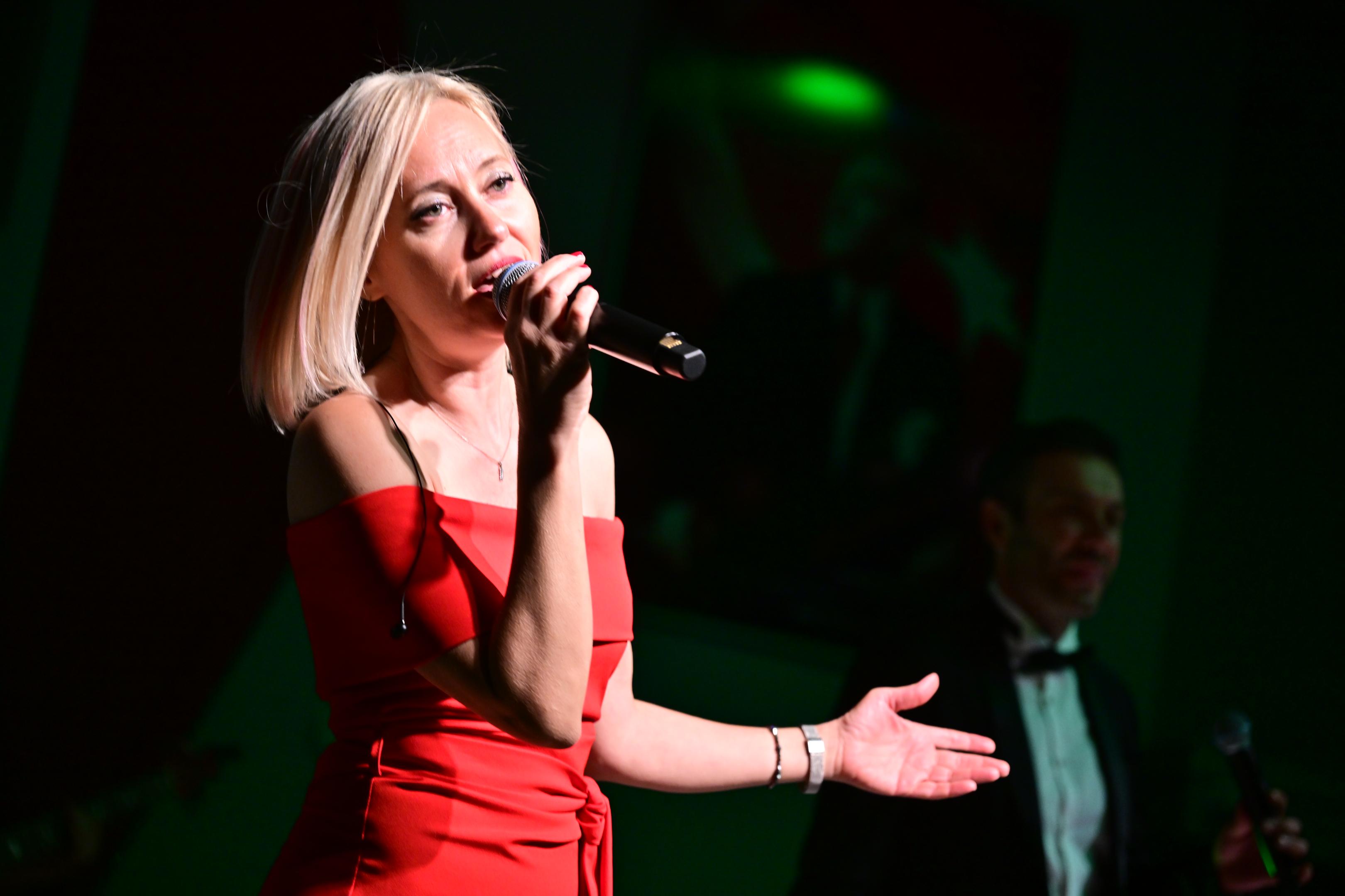 Manisa'da Pop Orkestrası İlk Konserini Verdi