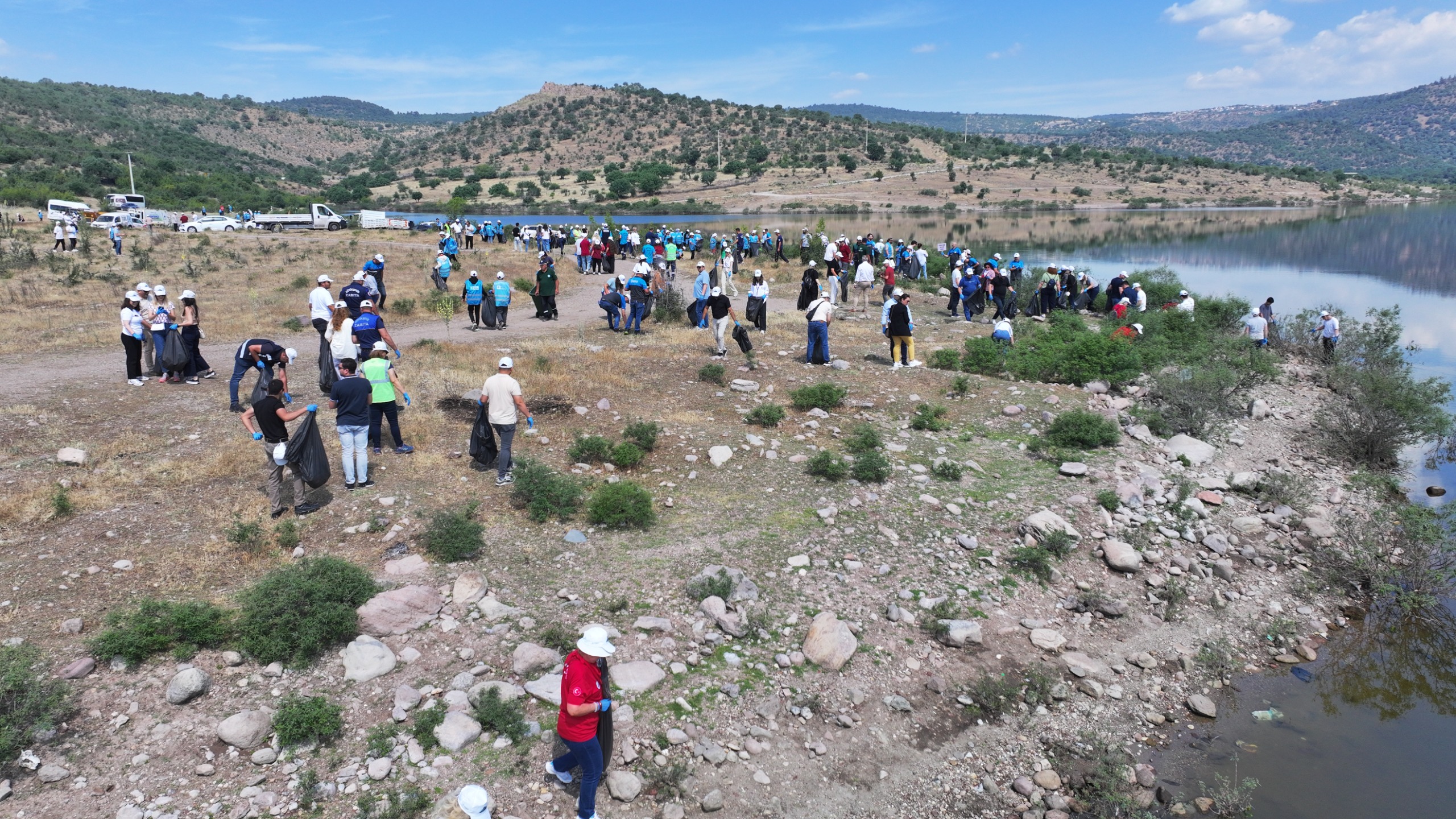 “Manisa Tarzanı ve Çevre Günleri” kapsamında 4,5 ton çöp toplandı