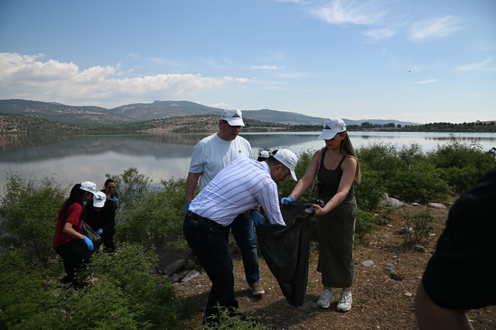“Manisa Tarzanı ve Çevre Günleri” kapsamında 4,5 ton çöp toplandı