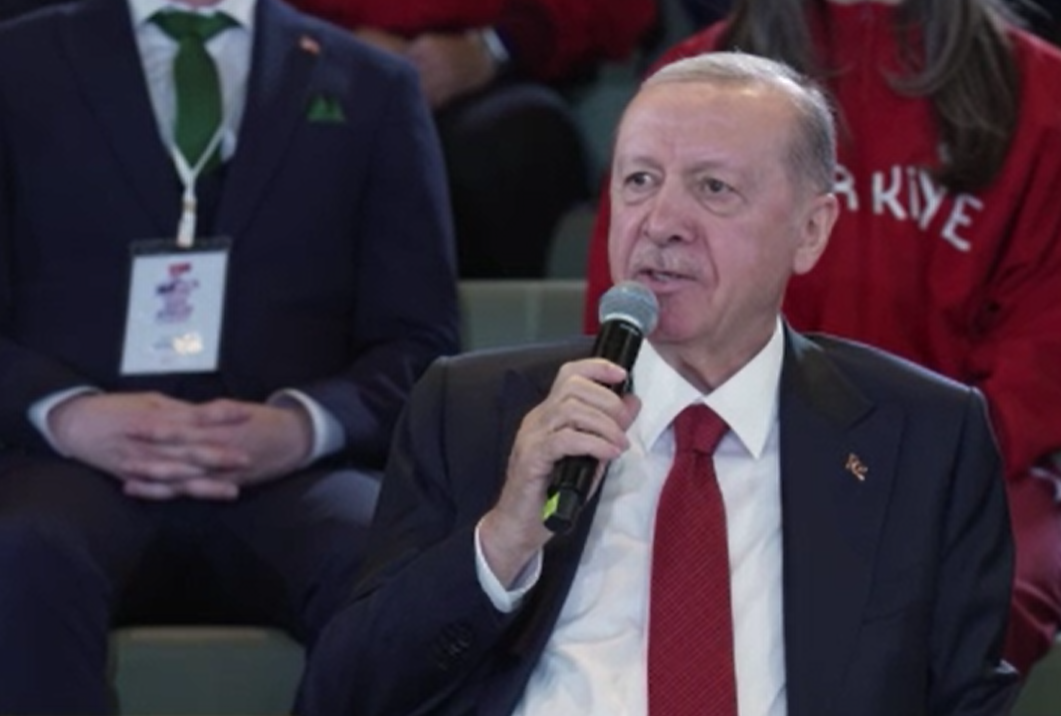 Erdoğan: "Yeni anayasayı ertelemek mümkün değil"