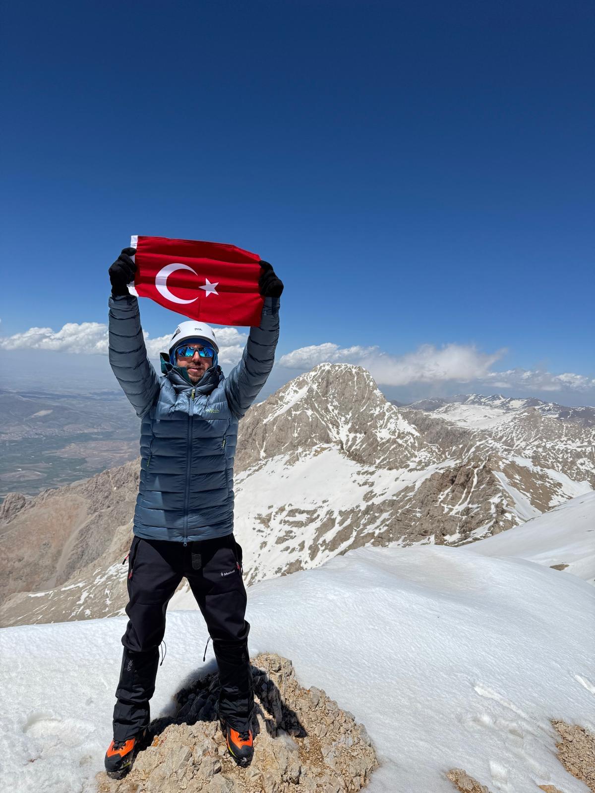 Turgutlulu ve Demircili dağcıların Emler Zirvesi hikayesi