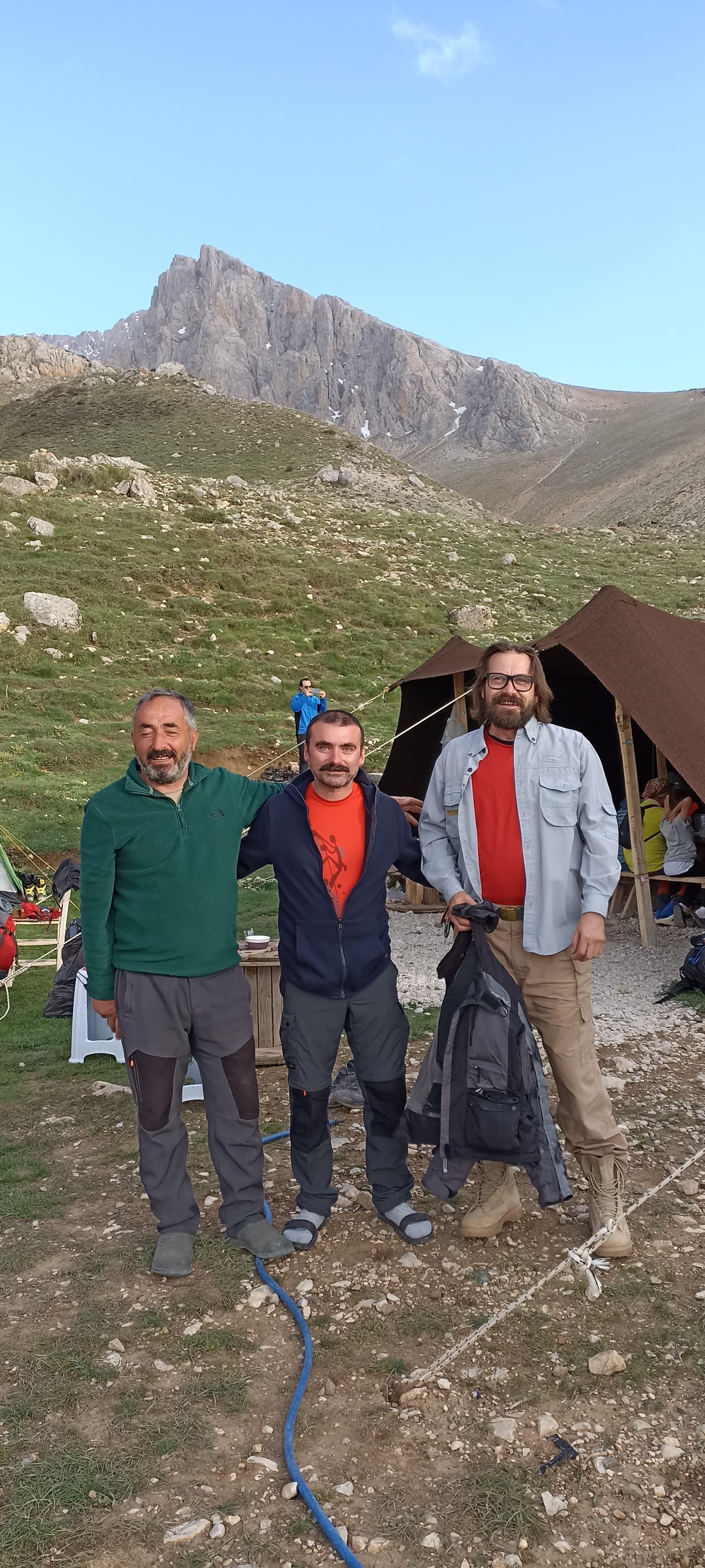 Turgutlulu ve Demircili dağcıların Emler Zirvesi hikayesi