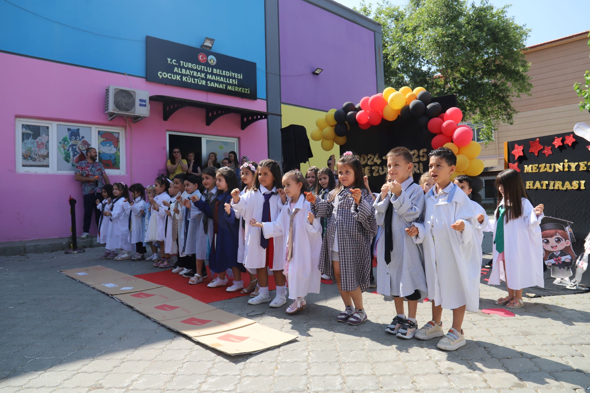 Turgutlu Çocuk Kültür Sanat Merkezinde Mezuniyet Heyecanı