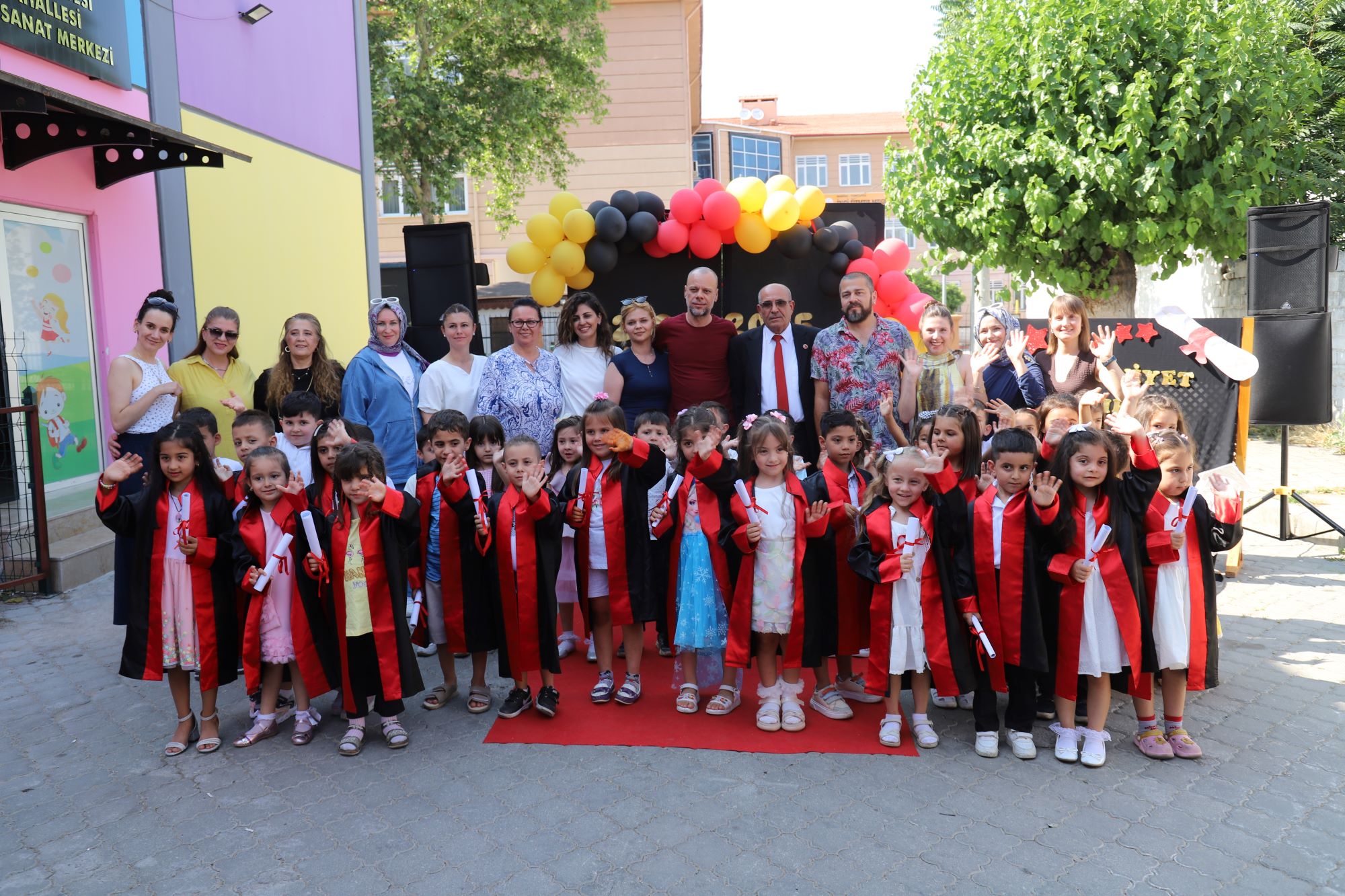 Turgutlu Çocuk Kültür Sanat Merkezinde Mezuniyet Heyecanı