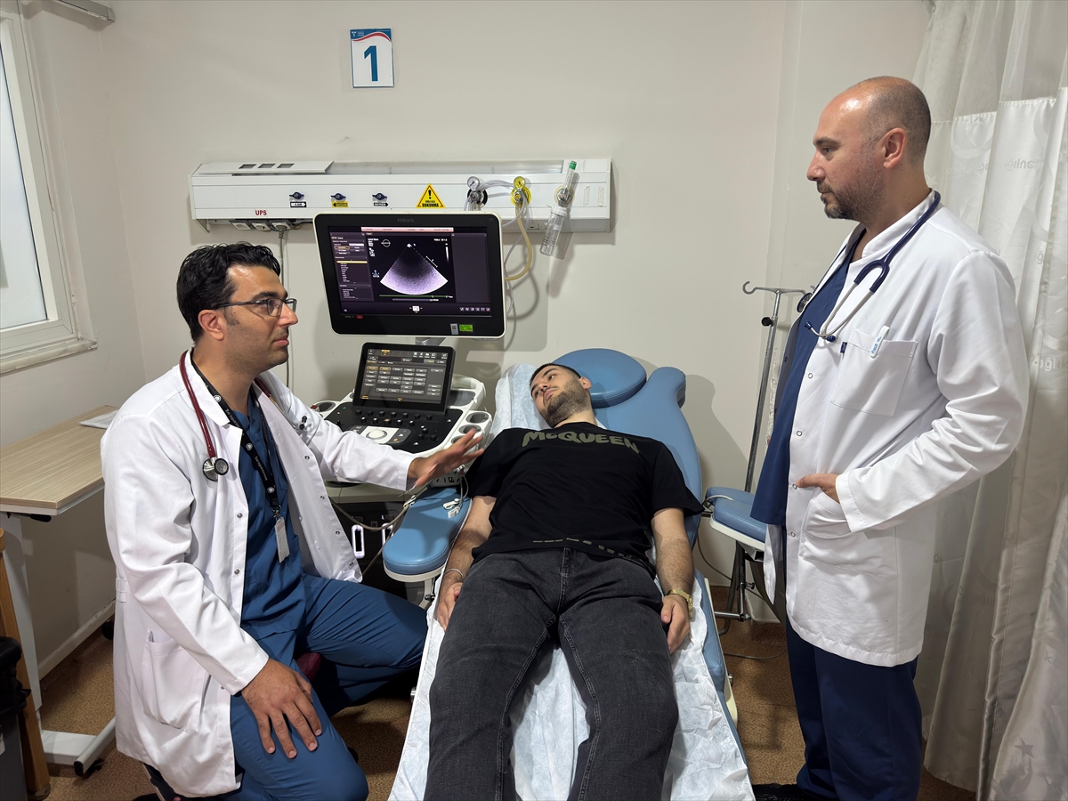 Kalbi 6 kez duran genç hasta 6 gün sonra "ikinci hayatı"na uyandı
