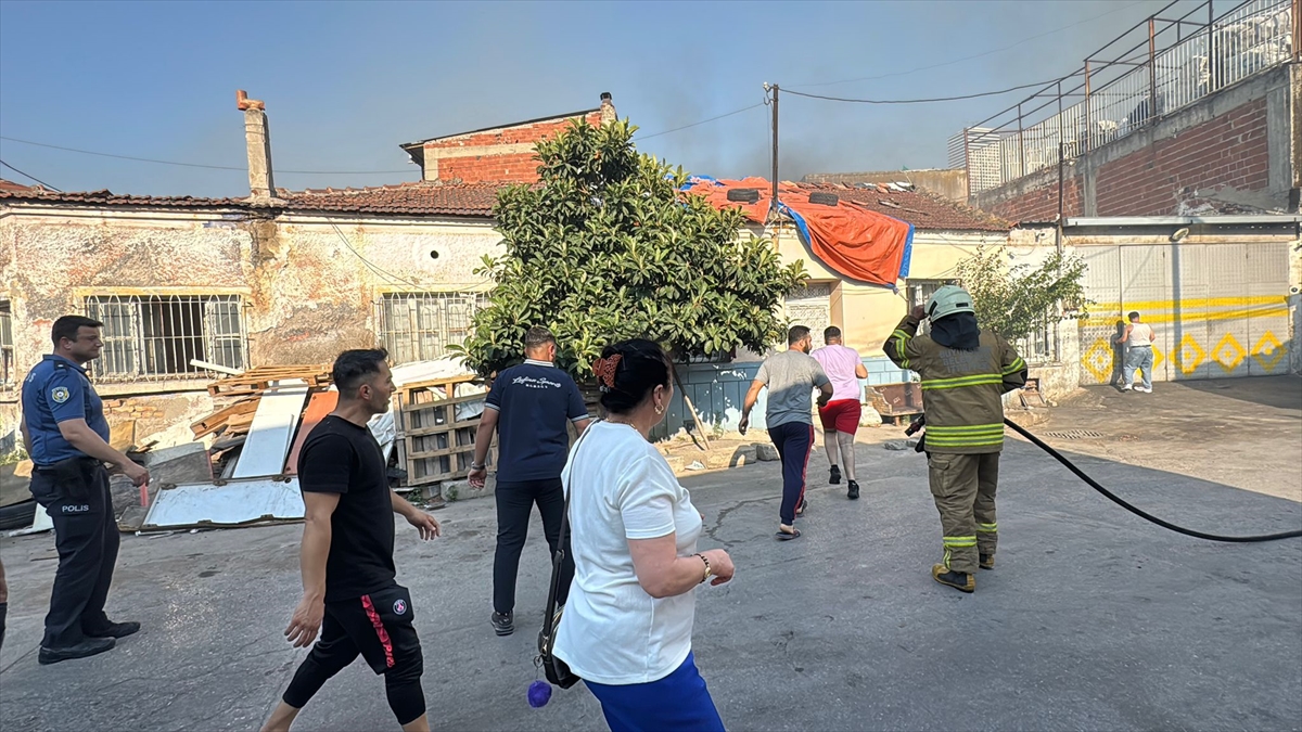 Metruk binada başladı! 4 bina, 1 depo ve 3 araç hasar gördü