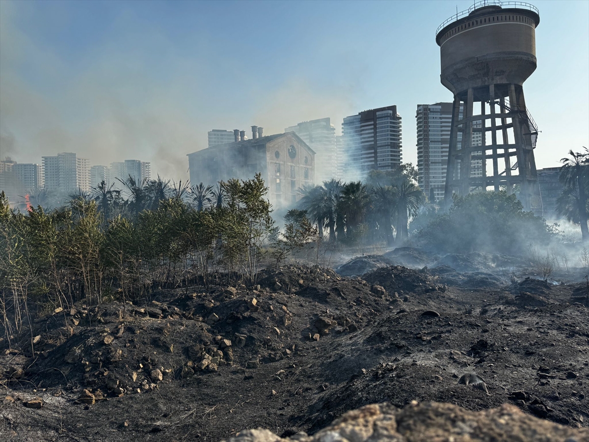 Metruk binada başladı! 4 bina, 1 depo ve 3 araç hasar gördü
