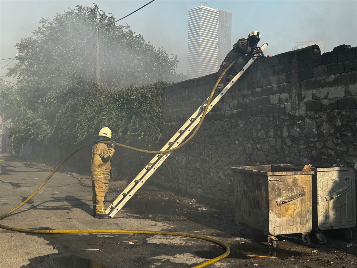 Metruk binada başladı! 4 bina, 1 depo ve 3 araç hasar gördü