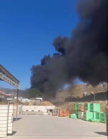 Karşıyaka Belediyesi katı atık tesisinde korkutan yangın