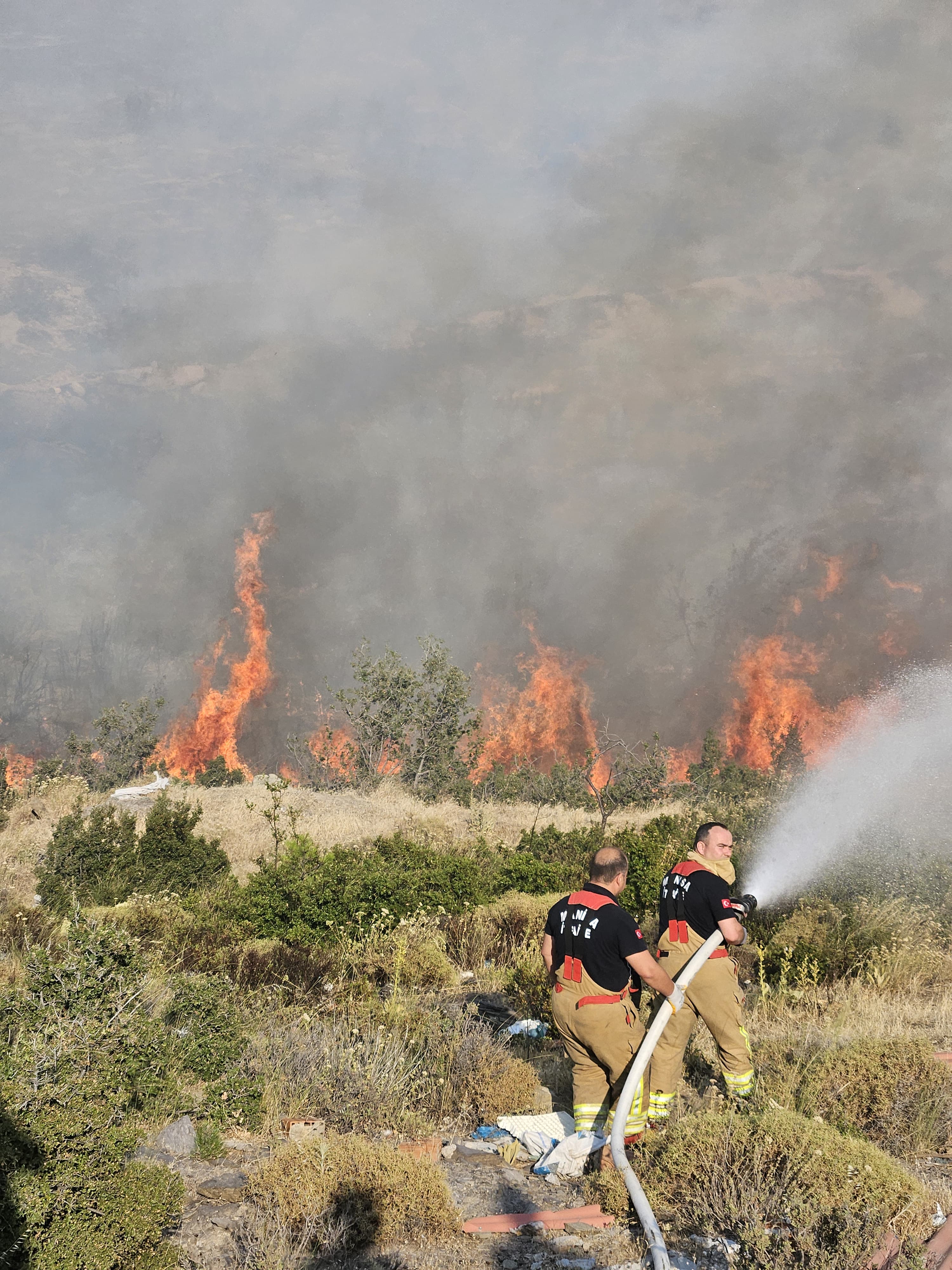 Başkan Dutlulu, Akhisar’daki Yangın Bölgesinde İncelemelerde Bulundu