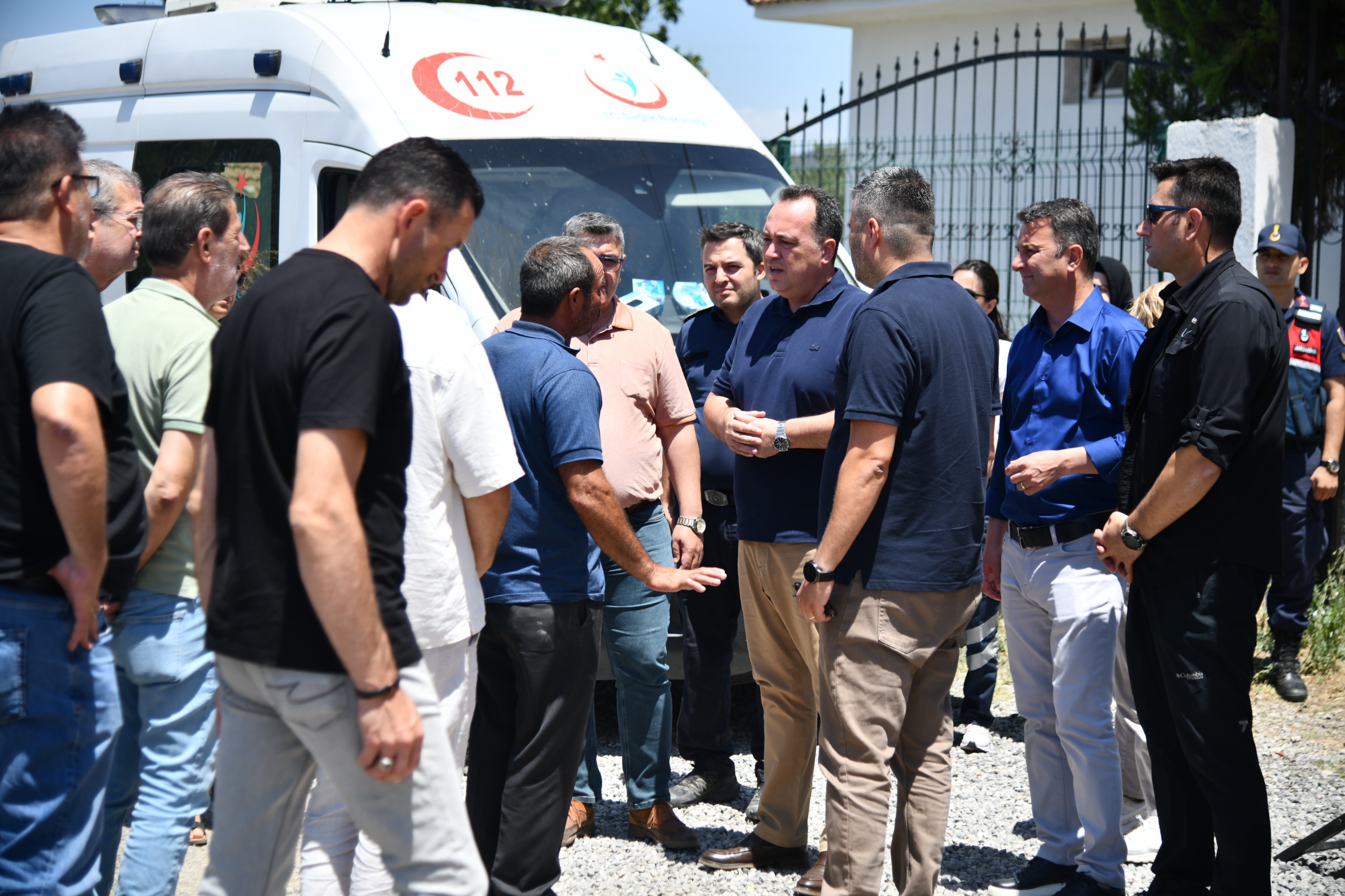 Başkan Dutlulu, Akhisar’daki Yangın Bölgesinde İncelemelerde Bulundu