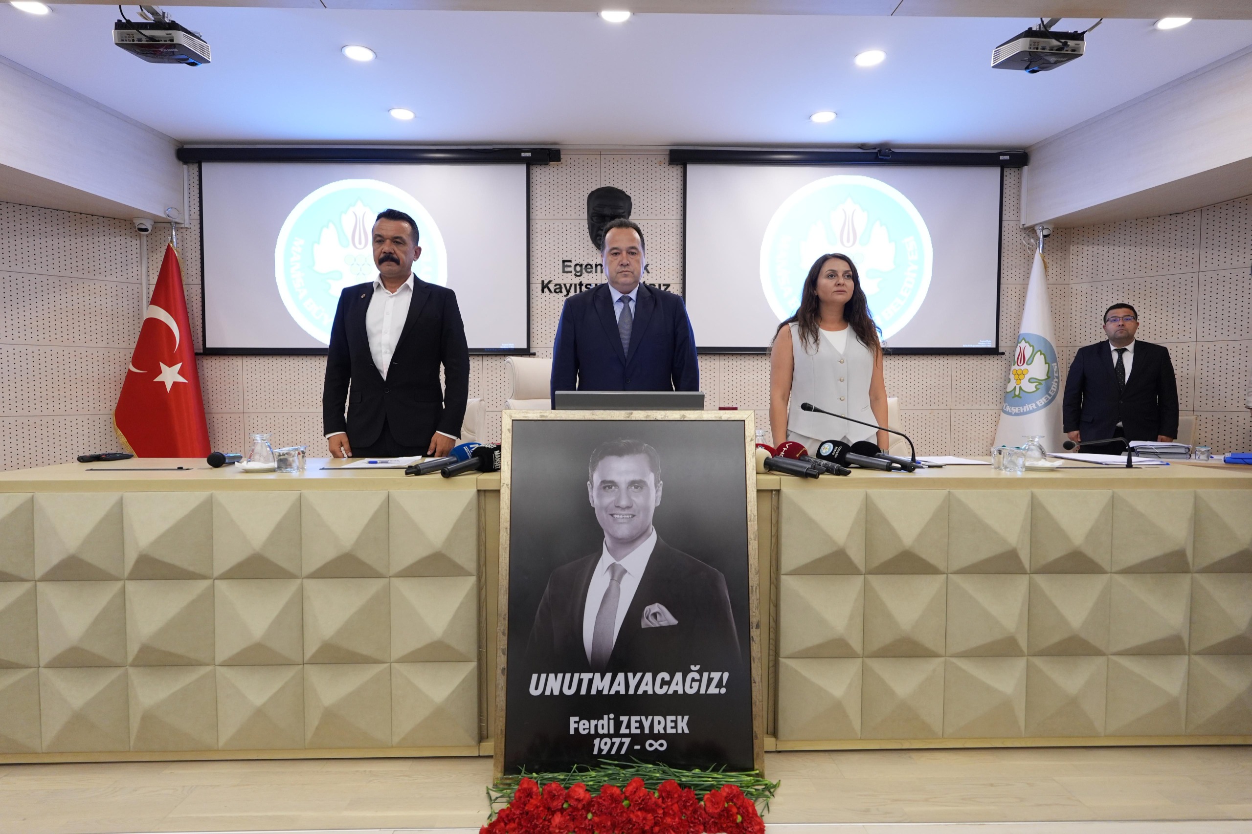 Ferdi Başkansız İlk Meclis, Saygı Duruşuyla Başladı