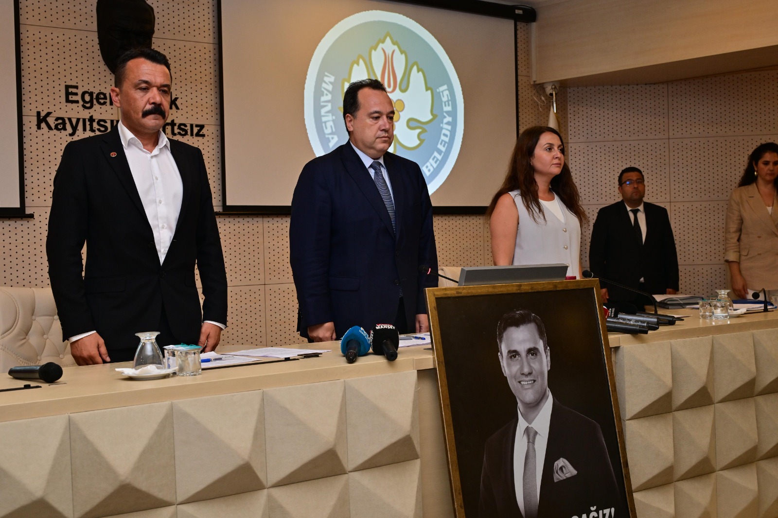Ferdi Başkansız İlk Meclis, Saygı Duruşuyla Başladı