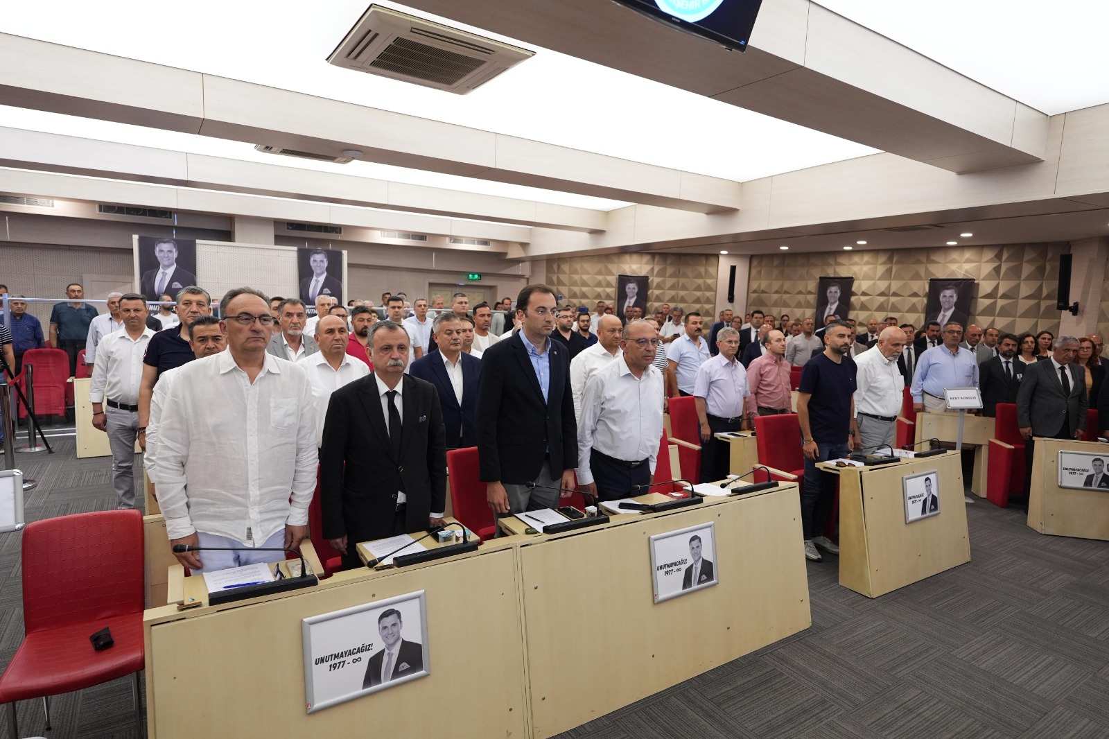 Ferdi Başkansız İlk Meclis, Saygı Duruşuyla Başladı