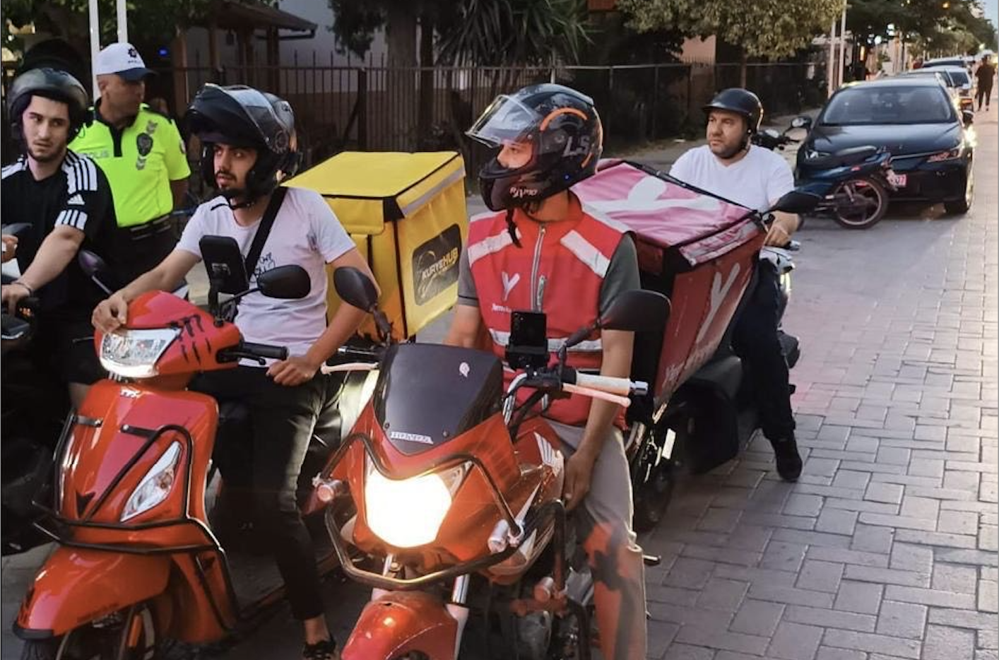 Motokuryelere eğitim verildi