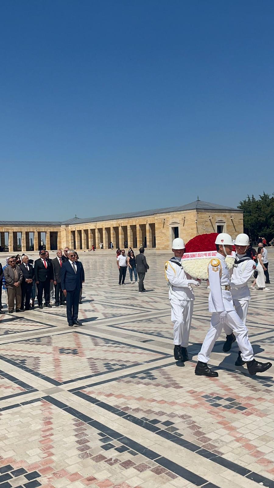 Manisa Şehit Aileleri ve Gaziler Derneği Turgutlu Temsilciliğinden Anıtkabir Ziyareti