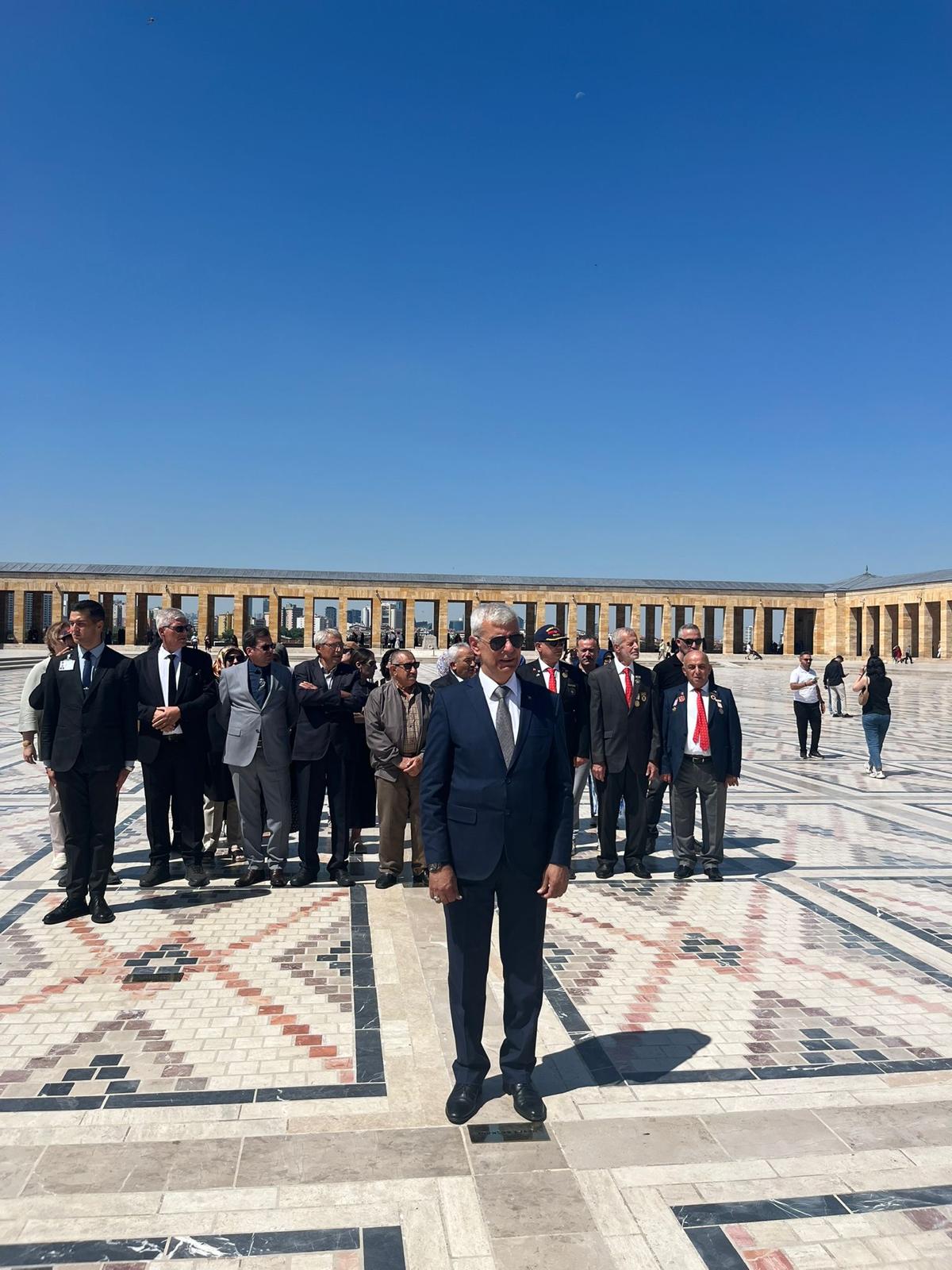 Manisa Şehit Aileleri ve Gaziler Derneği Turgutlu Temsilciliğinden Anıtkabir Ziyareti