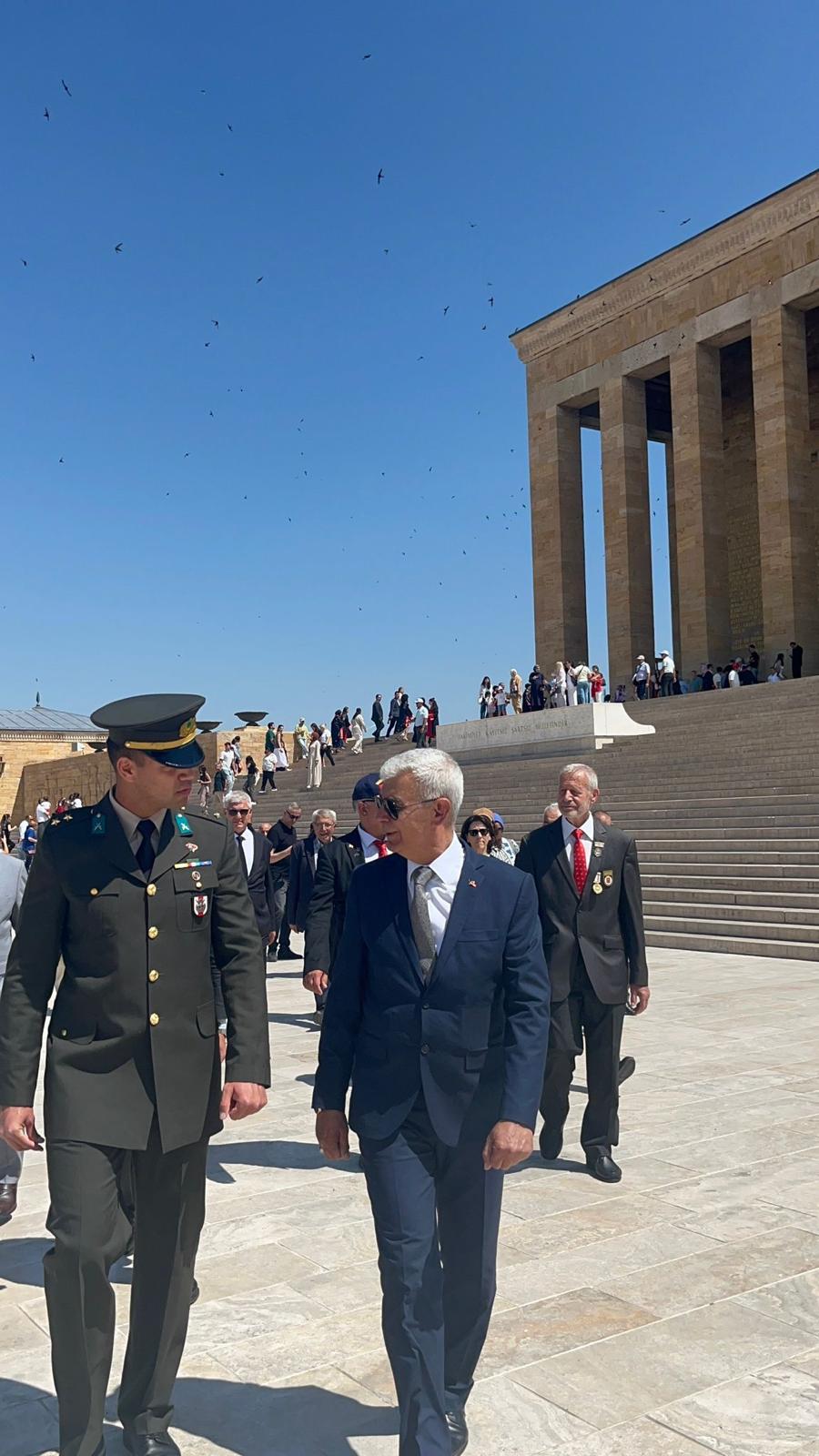Manisa Şehit Aileleri ve Gaziler Derneği Turgutlu Temsilciliğinden Anıtkabir Ziyareti