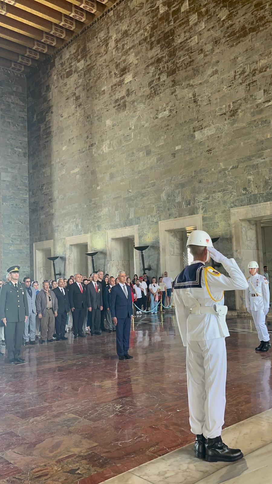 Manisa Şehit Aileleri ve Gaziler Derneği Turgutlu Temsilciliğinden Anıtkabir Ziyareti