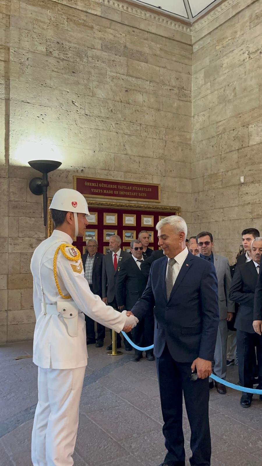 Manisa Şehit Aileleri ve Gaziler Derneği Turgutlu Temsilciliğinden Anıtkabir Ziyareti