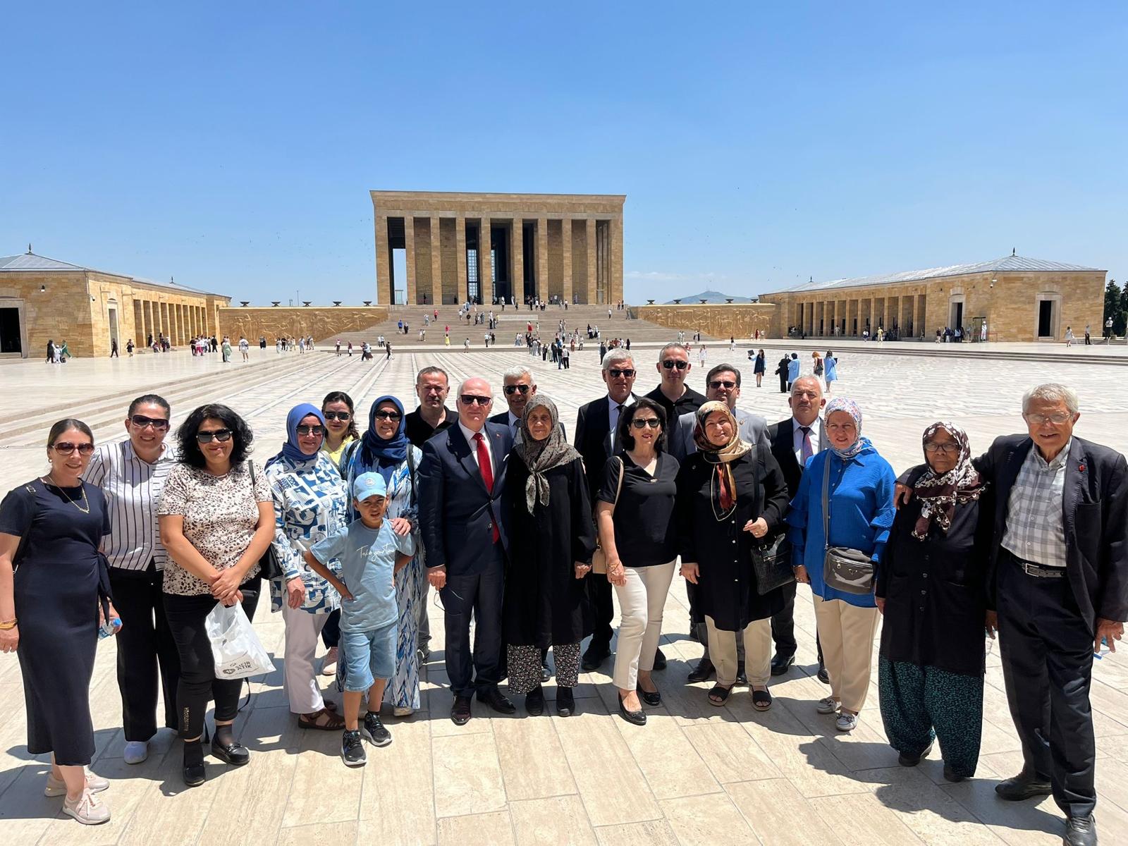 Manisa Şehit Aileleri ve Gaziler Derneği Turgutlu Temsilciliğinden Anıtkabir Ziyareti