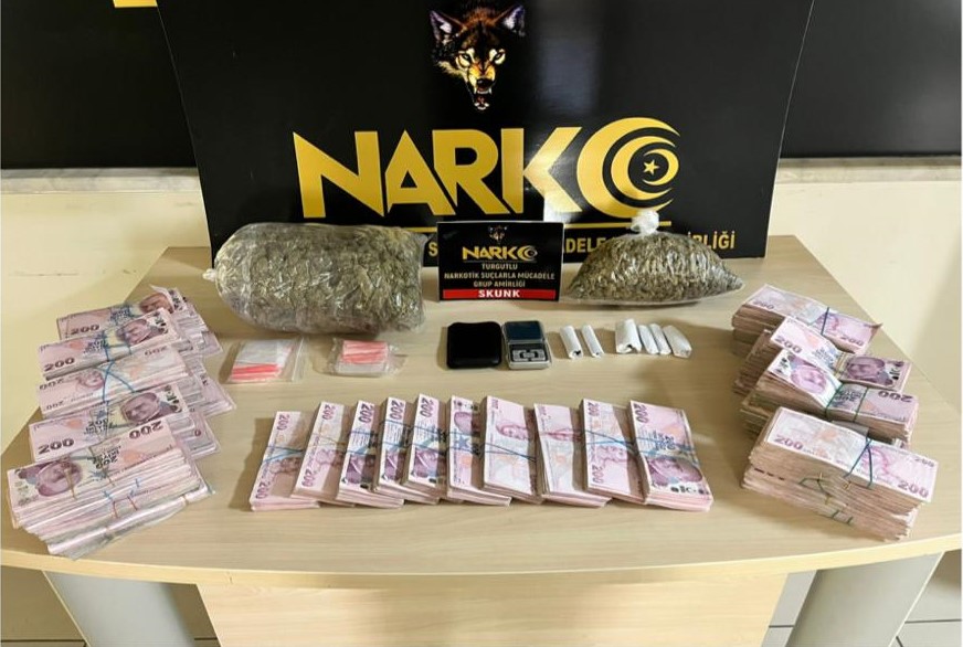 Turgutlu'da uyuşturucu operasyonlarında 35 gözaltı