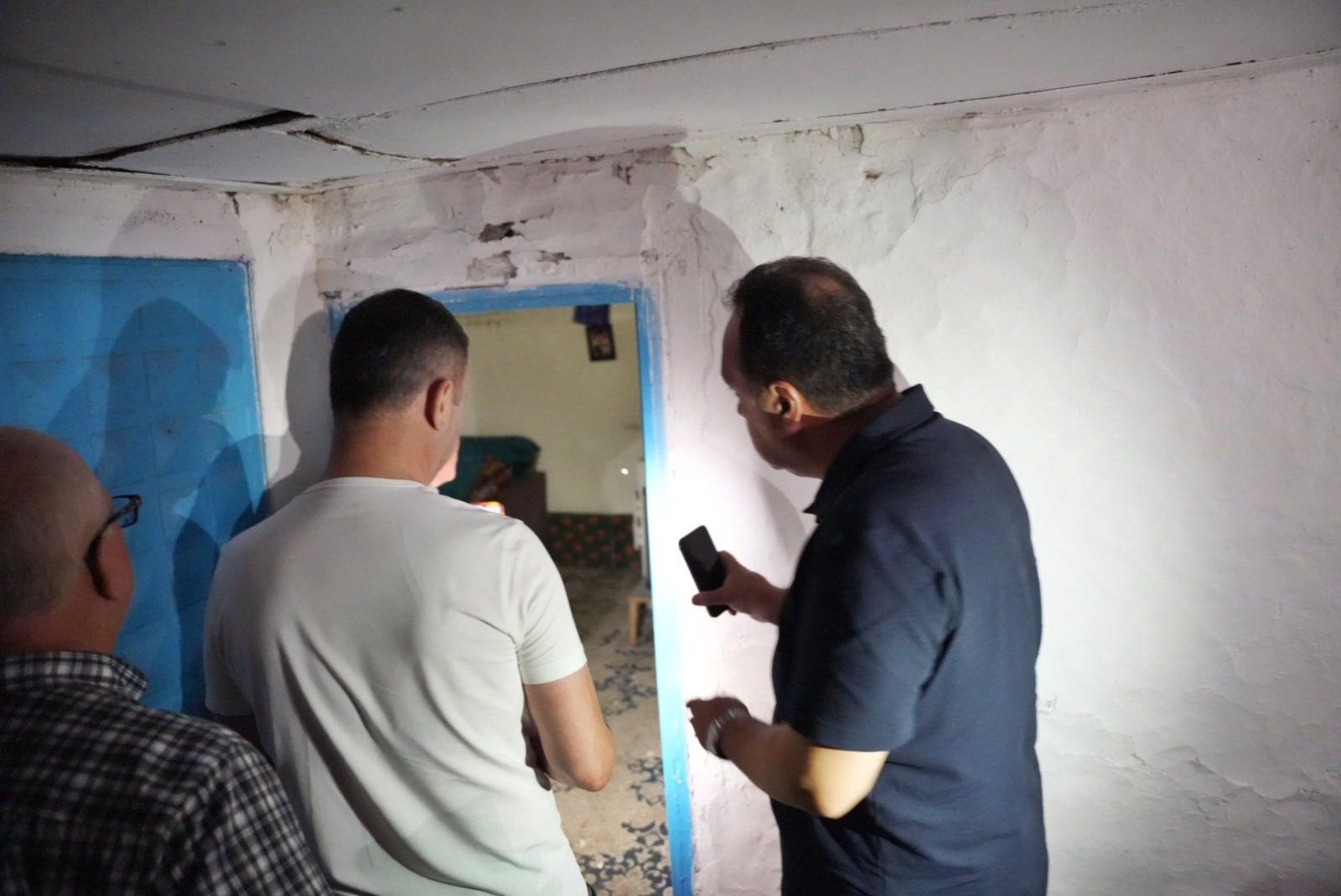 Başkan Dutlulu depremzedeleri ziyaret etti