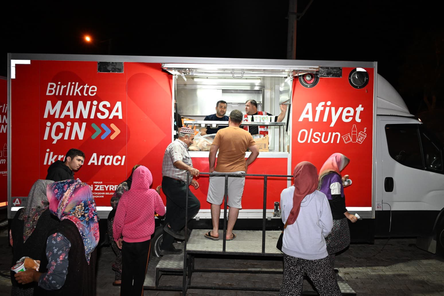 Başkan Dutlulu depremzedeleri ziyaret etti