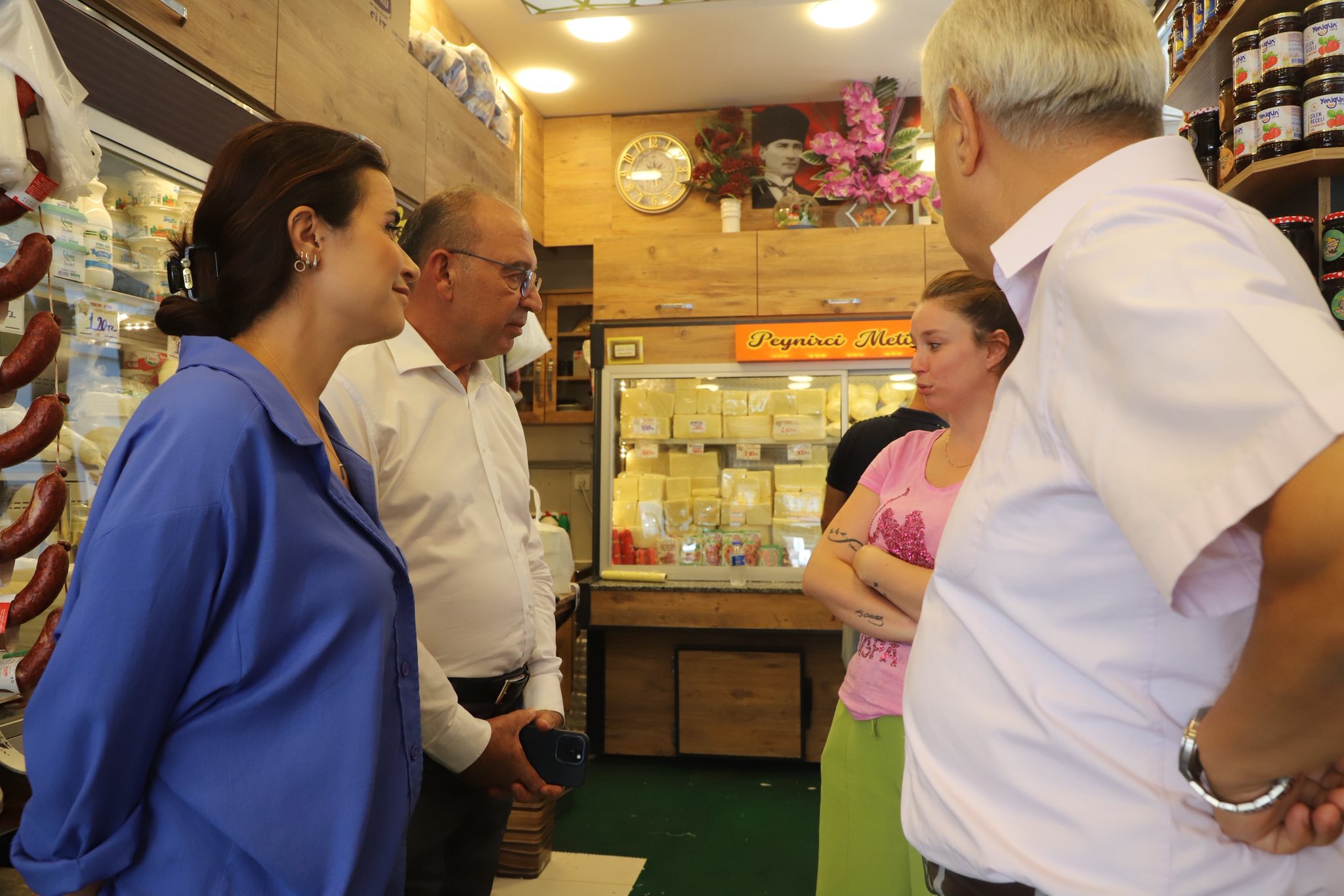 Başkan Akın'dan saldırıya uğrayan kadına ziyaret