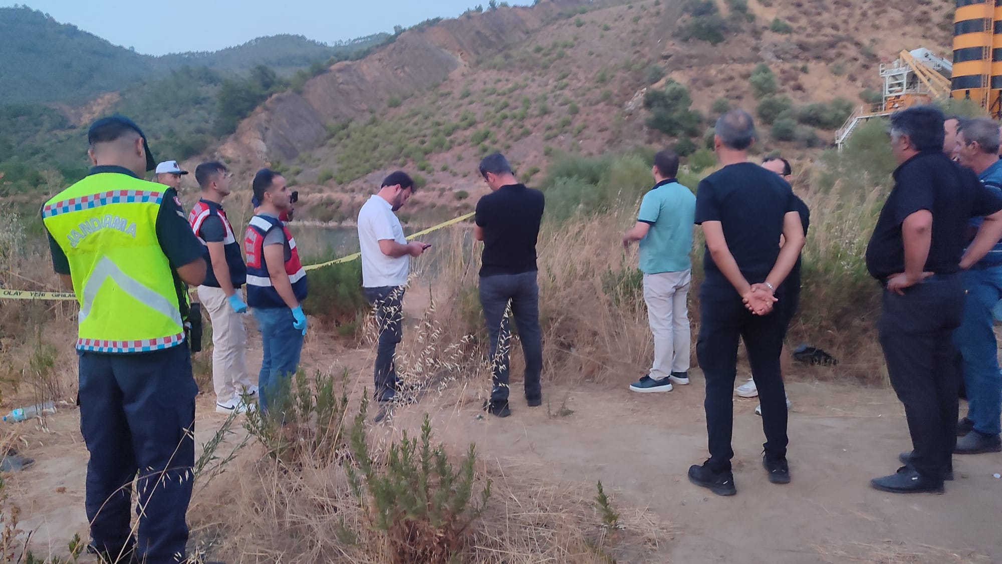 Baraj gölüne giren çocuk hayatını kaybetti