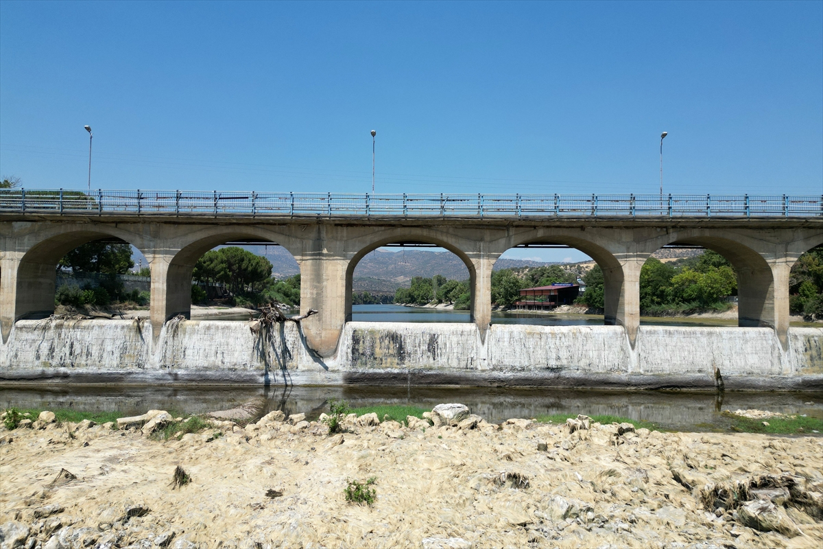 Susuzluk kapıda, Gediz kuruyor!