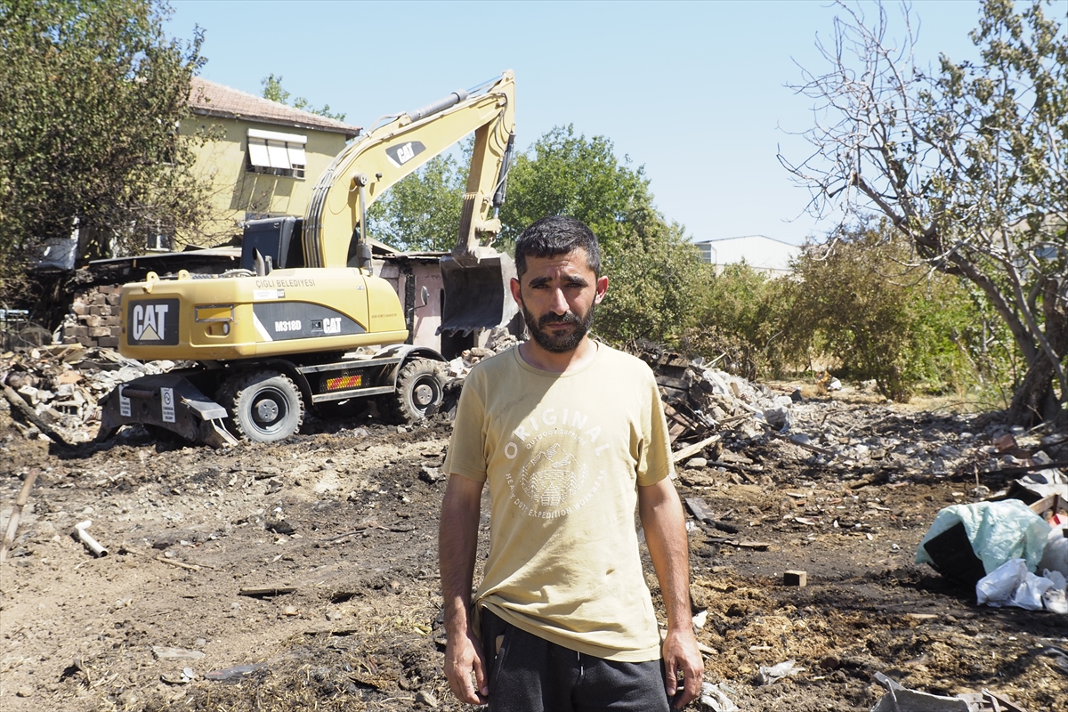 İzmir'de barakada yangın çıktı: 34 küçükbaş telef oldu