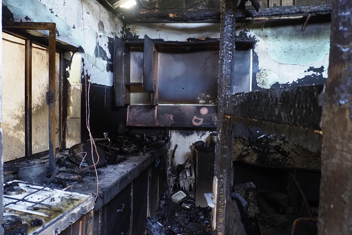 İzmir'de barakada yangın çıktı: 34 küçükbaş telef oldu