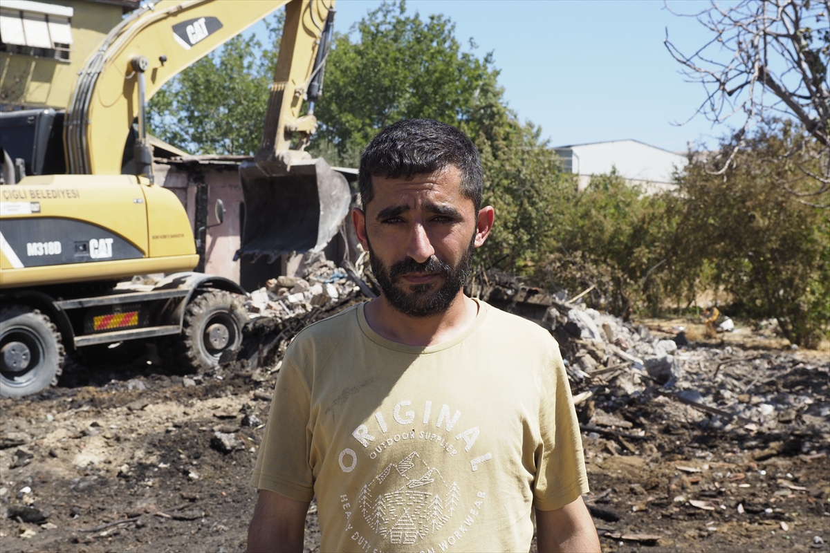 İzmir'de barakada yangın çıktı: 34 küçükbaş telef oldu