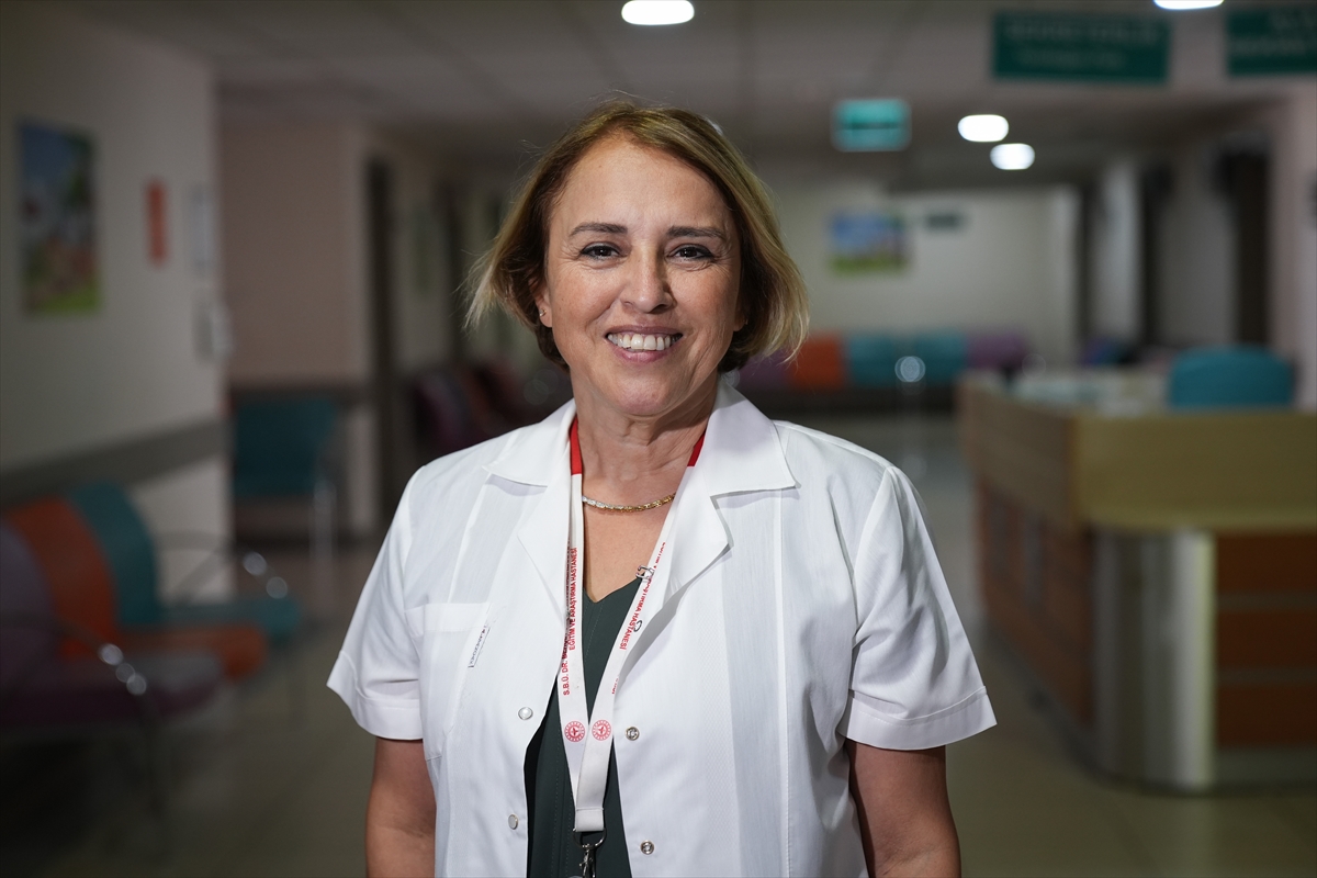 Süt alerjisi olan çocuk, tedavilerin ardından 5 yaşında dondurma yiyebildi