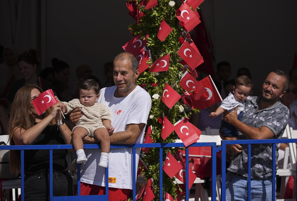 İzmir'de 30 Ağustos coşkusu fotoğraf karelerine yansıdı
