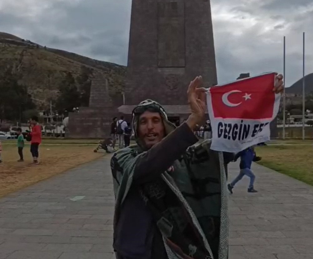 Ekvator Çizgisinde Zeybek Oynadı