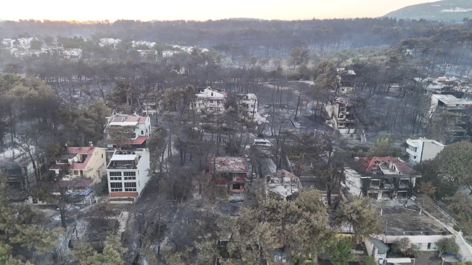 Çanakkale'de villalar küle döndü! Böyle görüntülendi