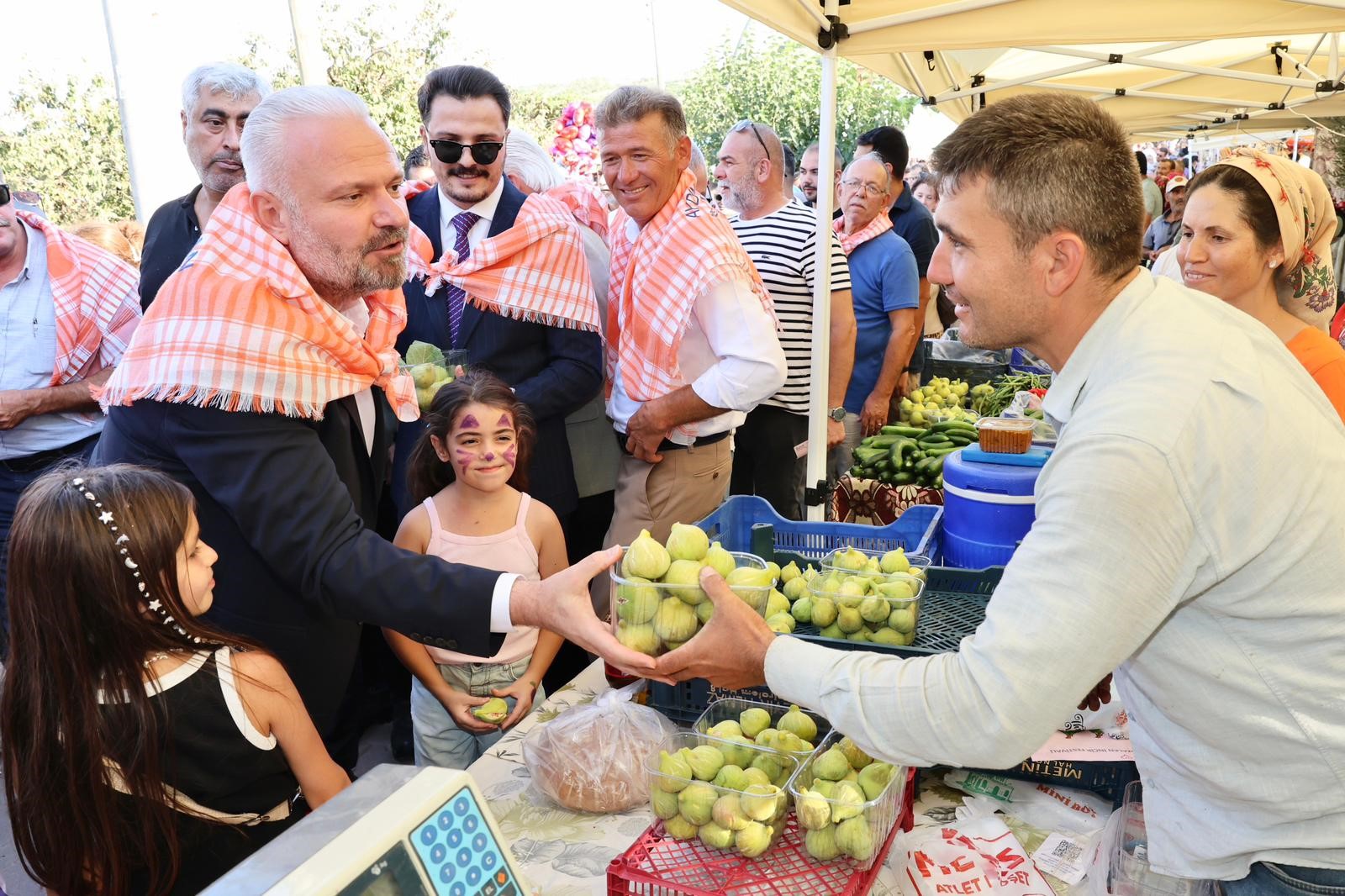 Menemen'de incir tadında festival vatandaşları buluşturdu