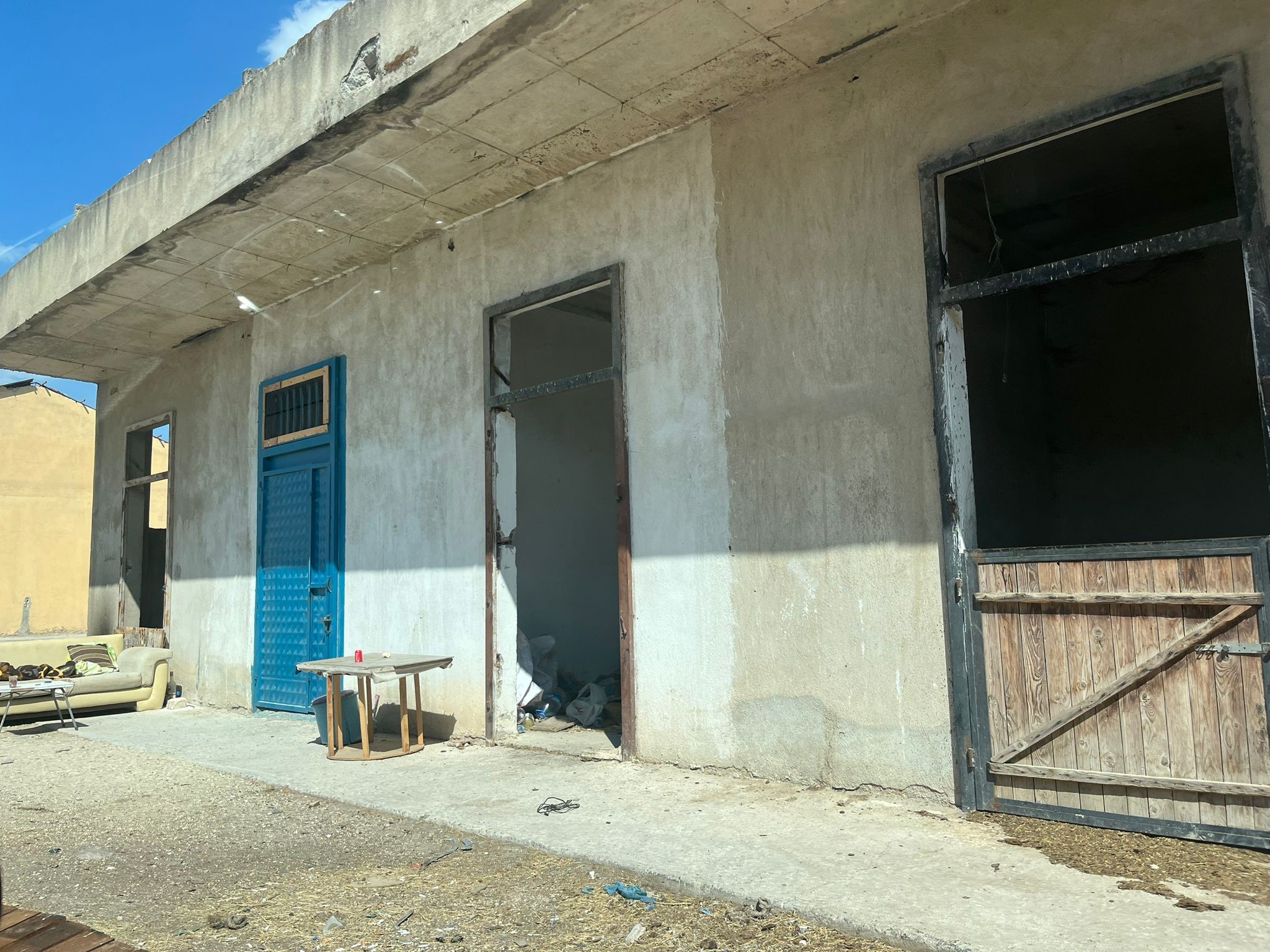 Aç ve susuz bırakıldılar; İhbar üzerine kurtarıldılar