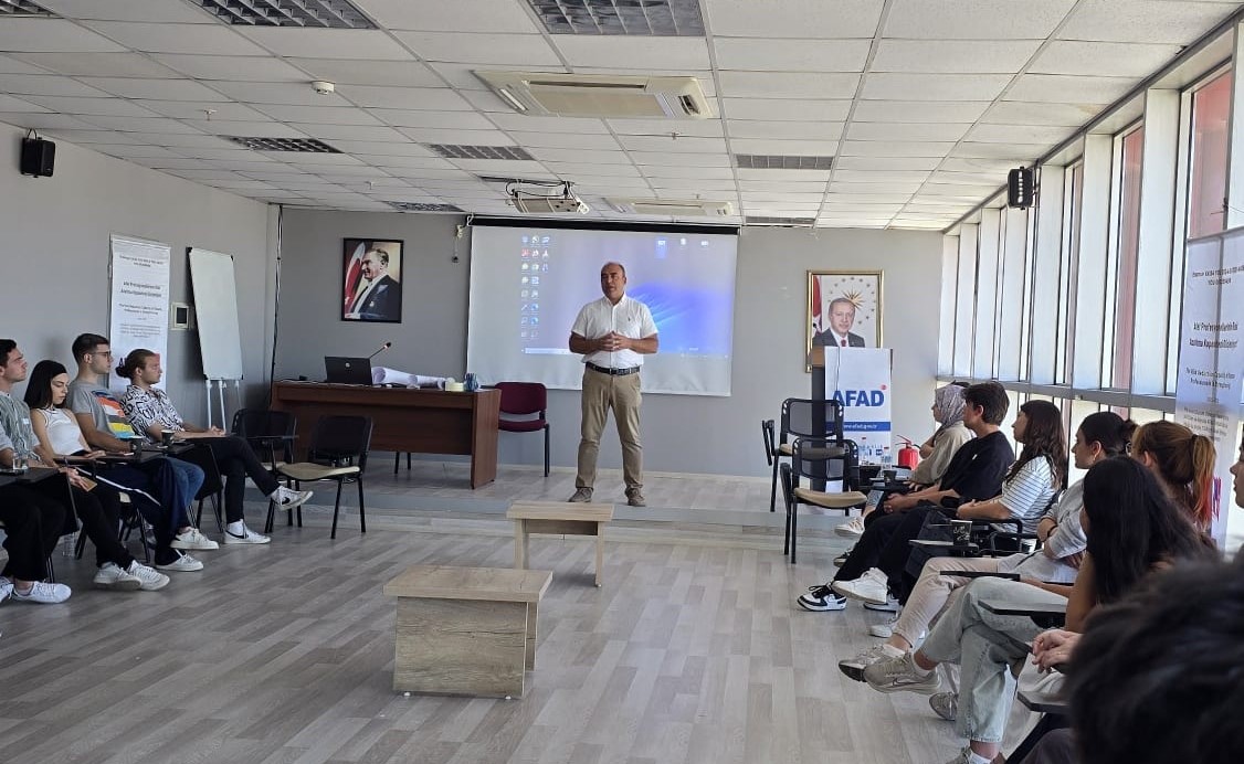 Manisa'da 35 Genç, Youthpass Sertifikasıyla Afet Bilinci Kazandı